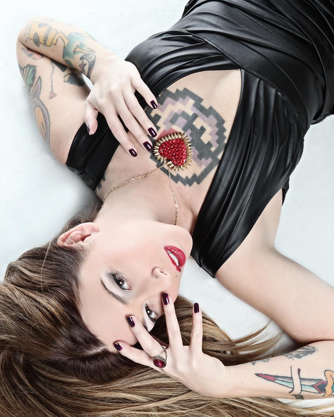 Wearing spiked heart and crystal cocktail ring. #bunnypaige #spikedheart #hellbunny