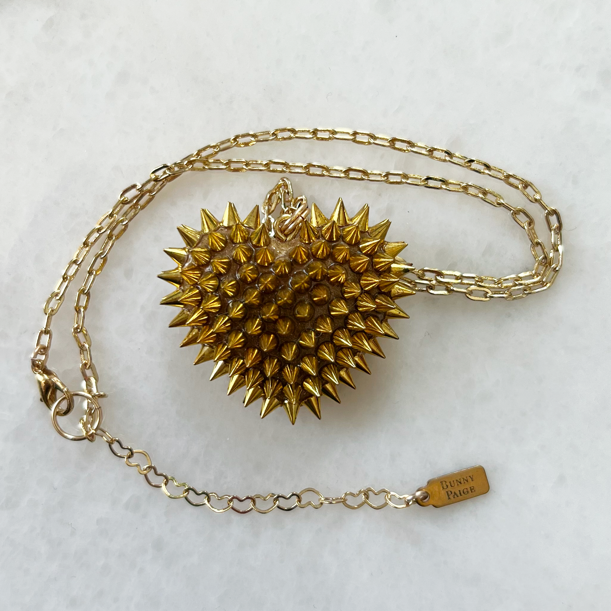 Mini Spiked Heart | Gold ✨𝗥𝗘𝗔𝗗𝗬 𝗧𝗢 𝗦𝗛𝗜𝗣✨