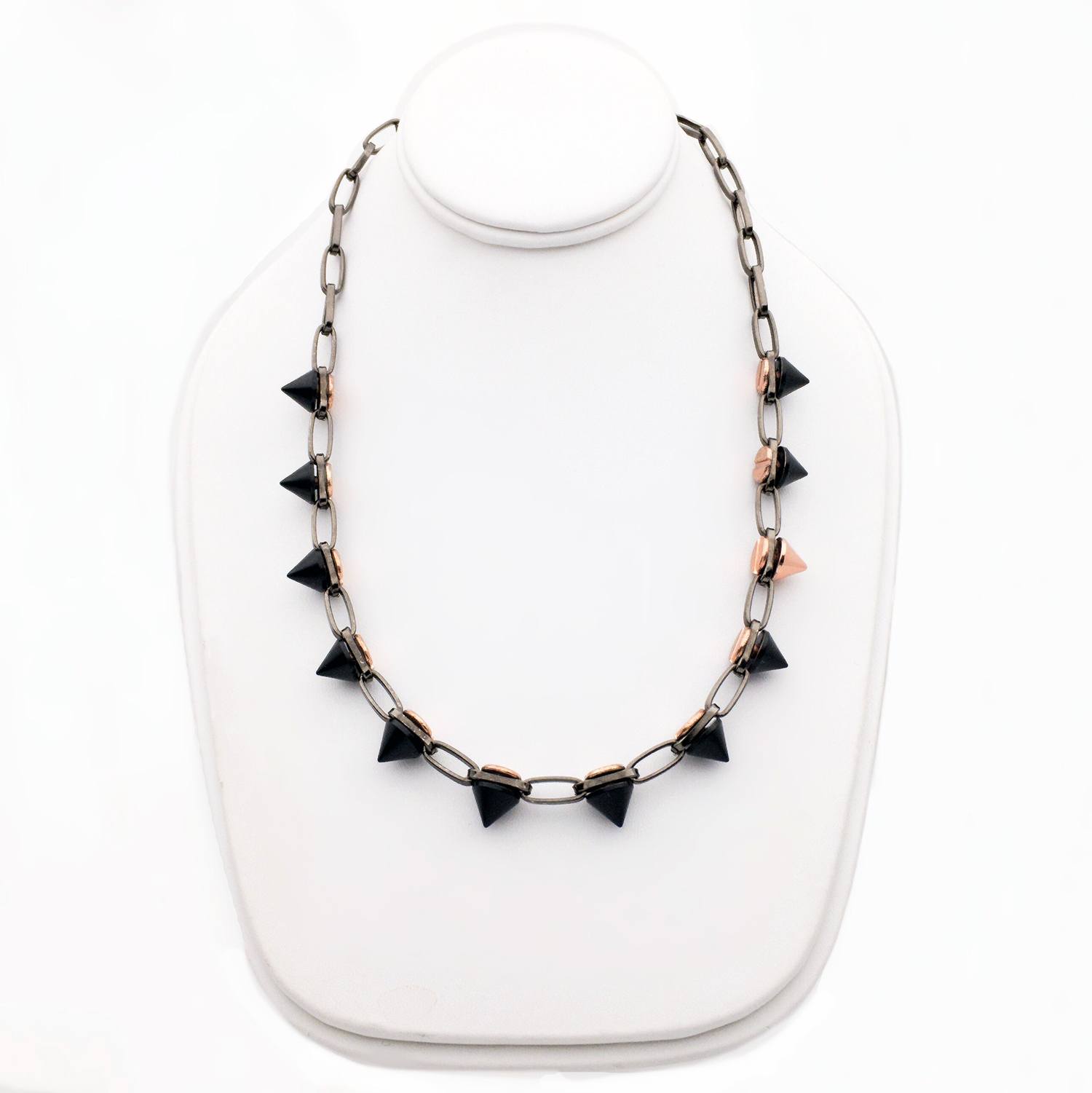 Thorn choker shop